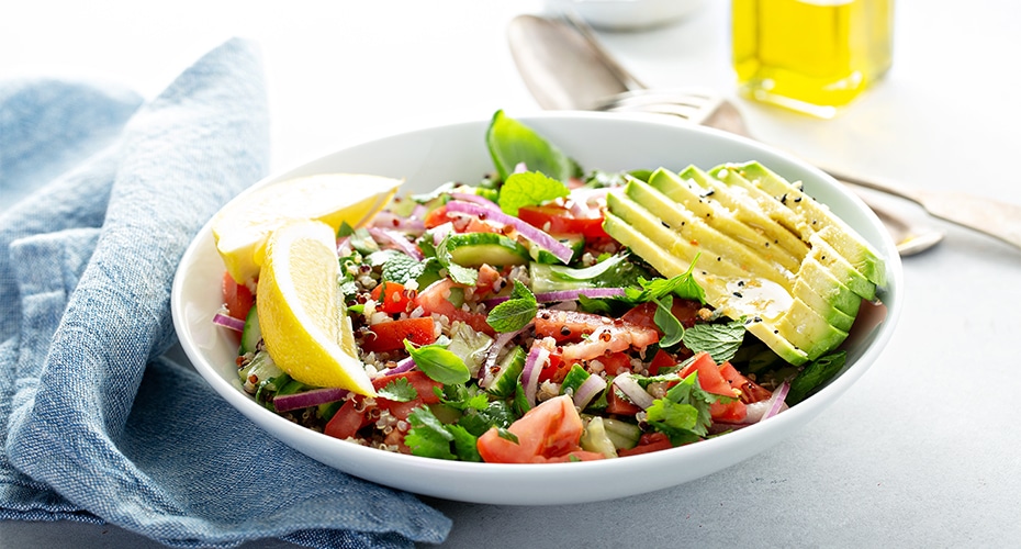 ensalada de quinoa y aguacate