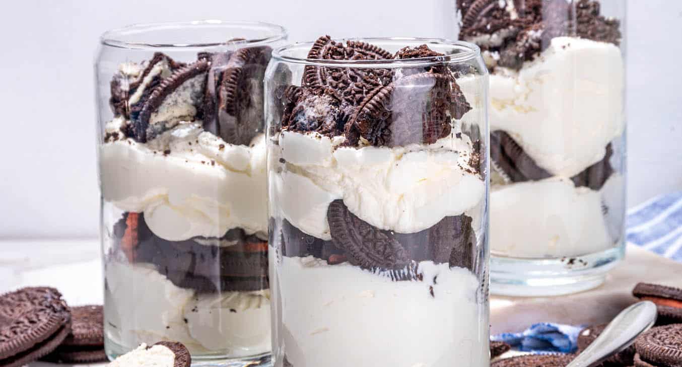 Vasitos de Galletas de Chocolate y Crema