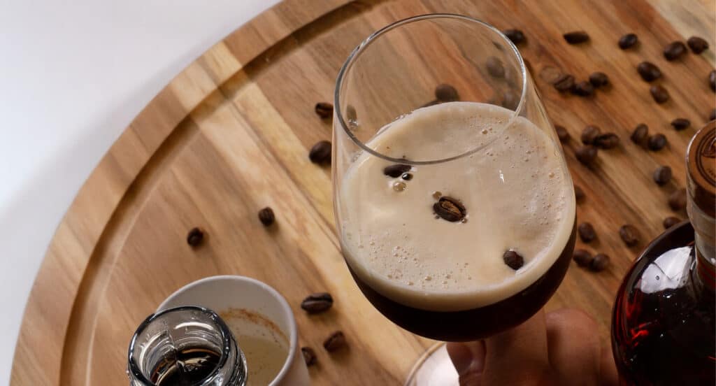 Bacardi con granos de café