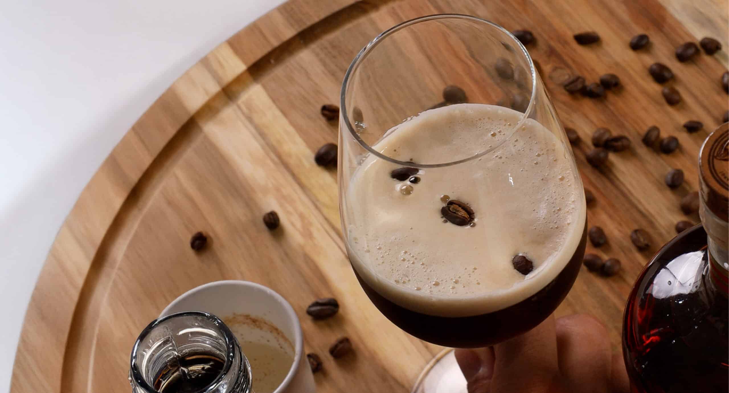 Bacardi con granos de café