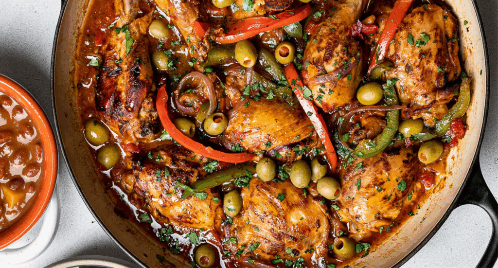 Pollo guisado dominicano