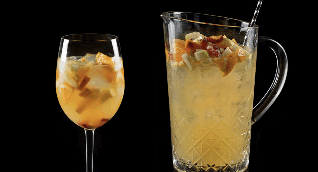 Copa y jarra de Sangría Blanca