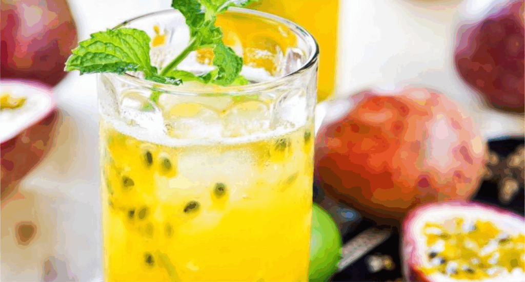 Bebida con hoja de menta