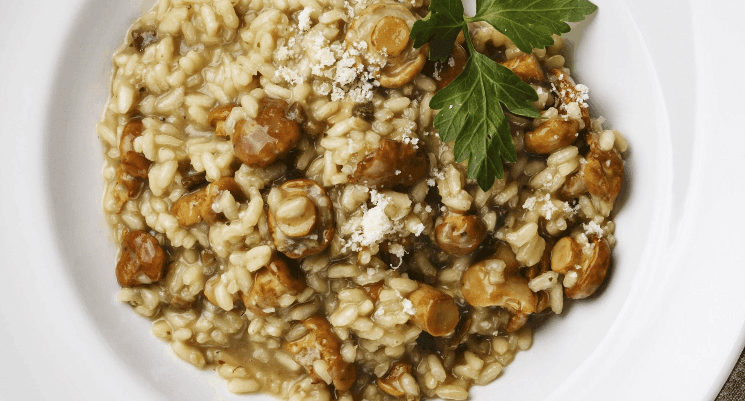 Risotto de gandules con chicharrón