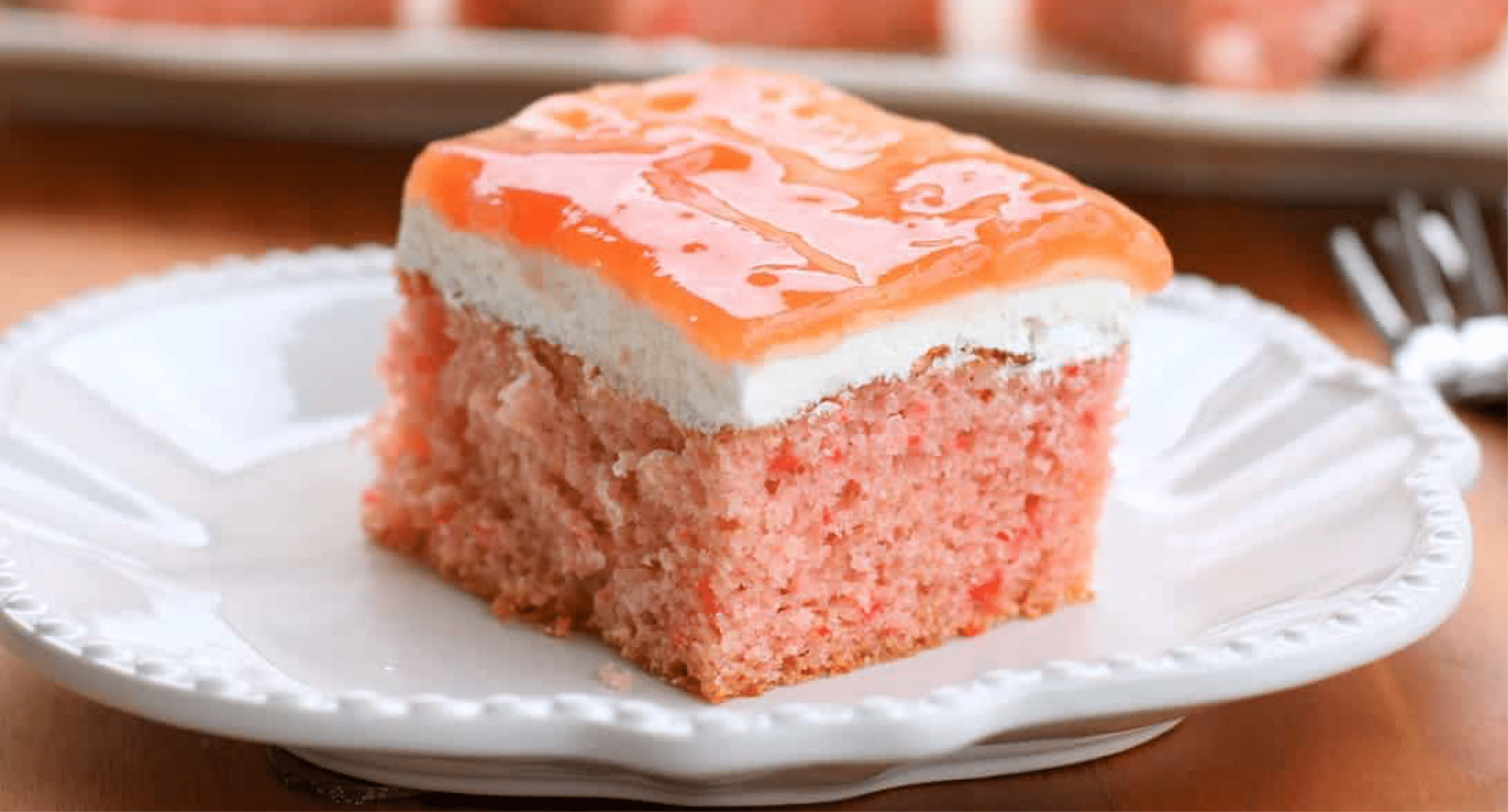 Tres Leches con Salsa de Guayaba