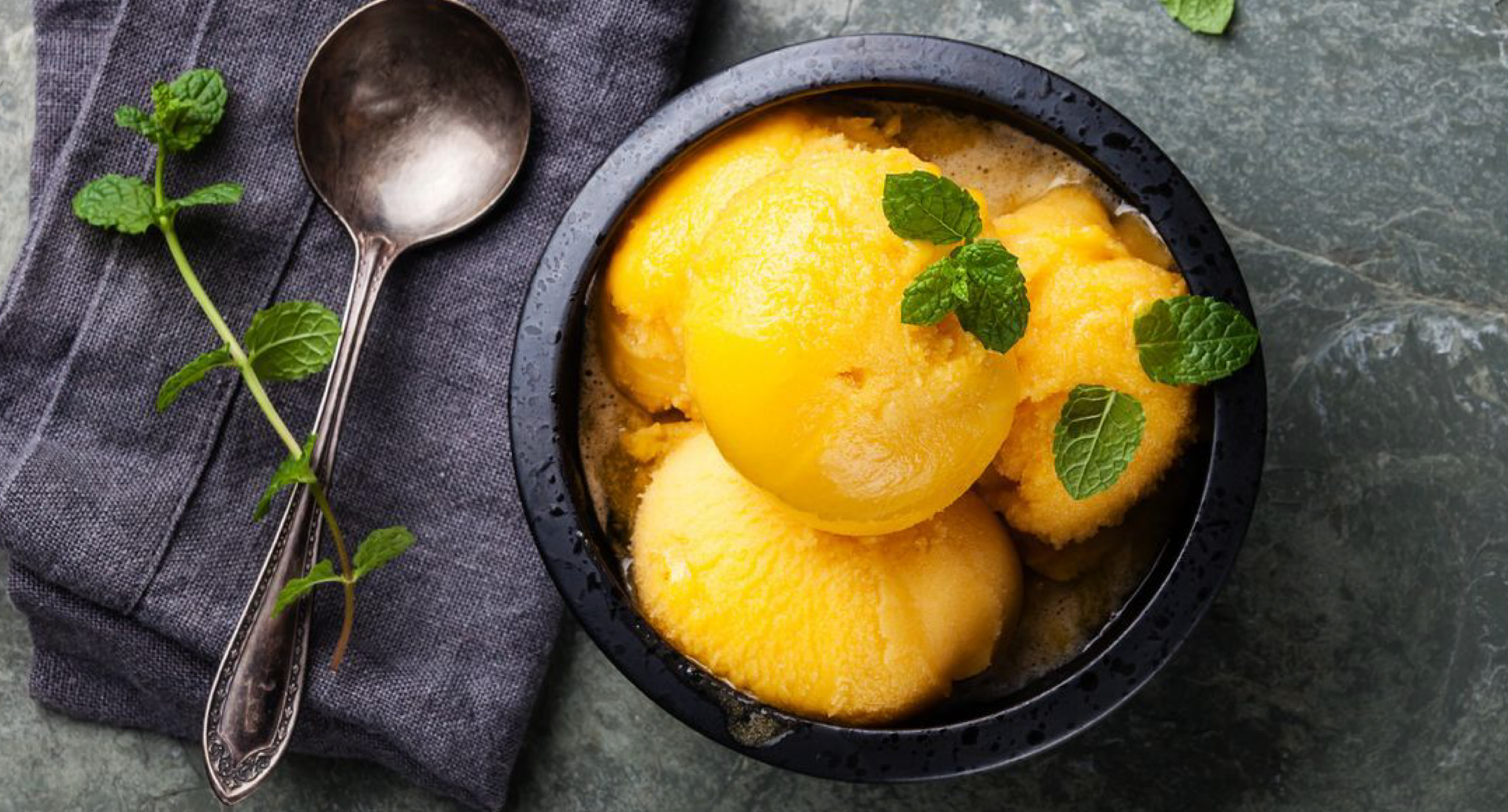 Helado casero de mangó