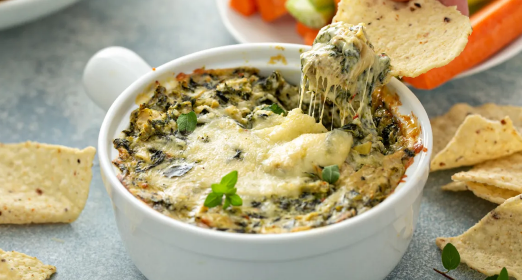 Dip de espinaca, alcachofa y tocineta